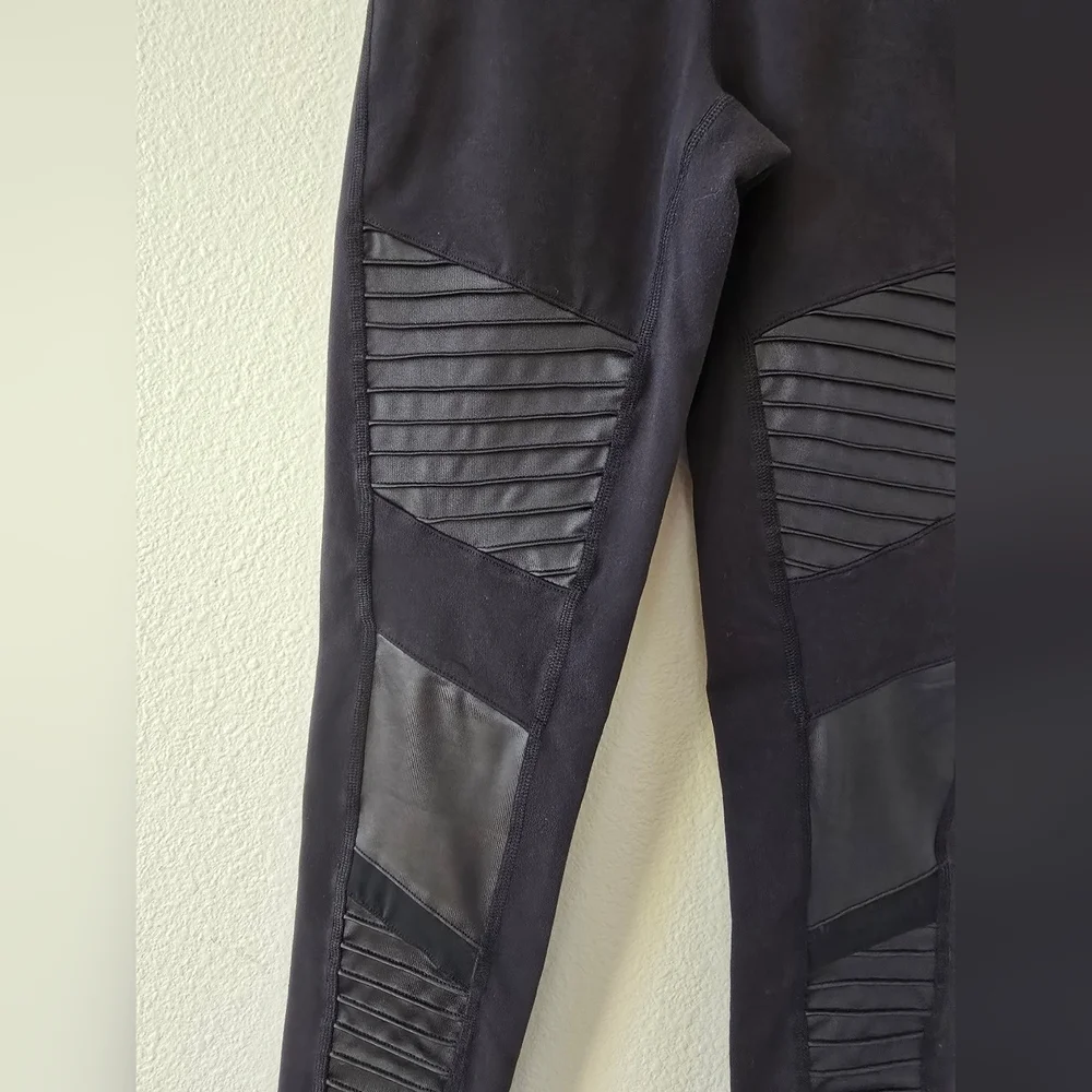 ALO Yoga Black Leggings with Textured Panels
